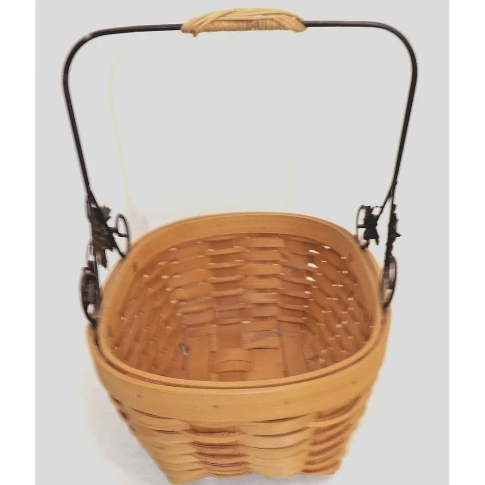 Metal & Wicker Maple Leaf Design Handle Egg Fruit Decorative Basket  8 x 6 x 5